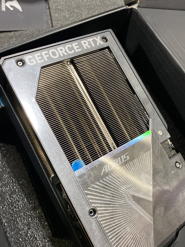 Photo 1 of **USED** GIGABYTE AORUS GeForce RTX 5090 MASTER 32G Graphics Card