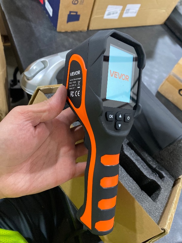 Photo 1 of VEVOR Thermal Imager 320x240 -4°F to 1022°F