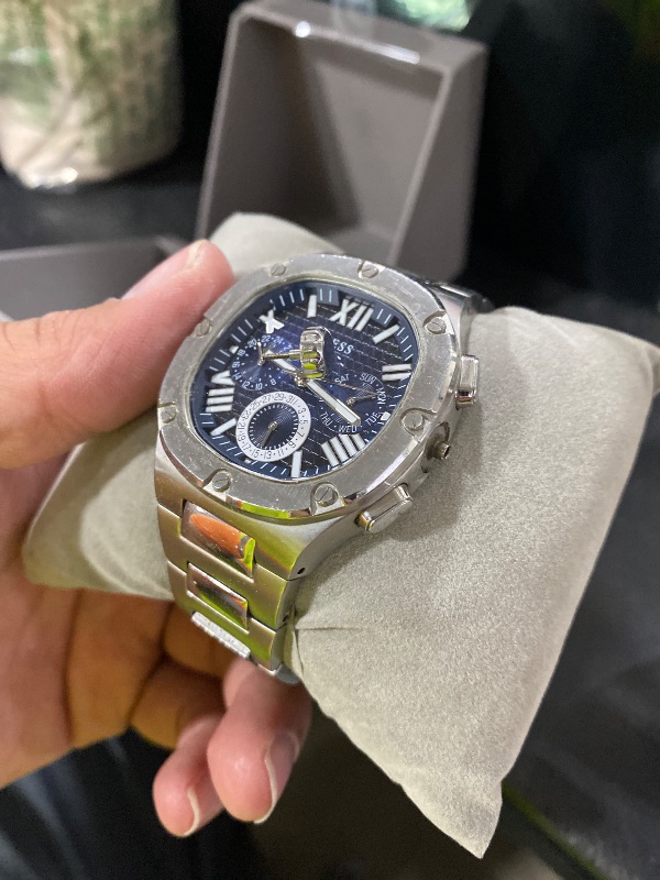 Photo 1 of Guess Men's Silver Tone Blue Analog Quartz Watch