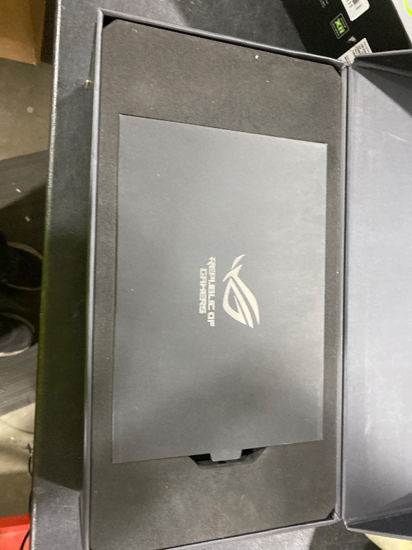 Photo 1 of ASUS ROG Astral GeForce RTX 5090 32GB GDDR7 OC Graphics Card MISSING CHIP
