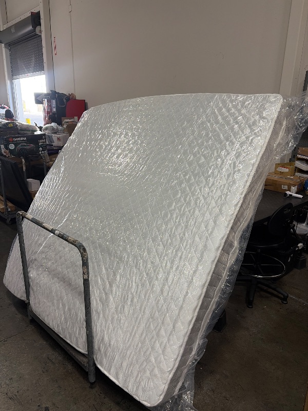 Photo 1 of 12 Inch Queen Size Mattress, Medium Firm Hybrid Mattress NEW
