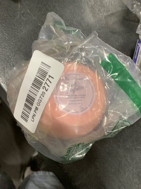 Photo 1 of Too Faced Peach Perfector Loose Setting Powder
