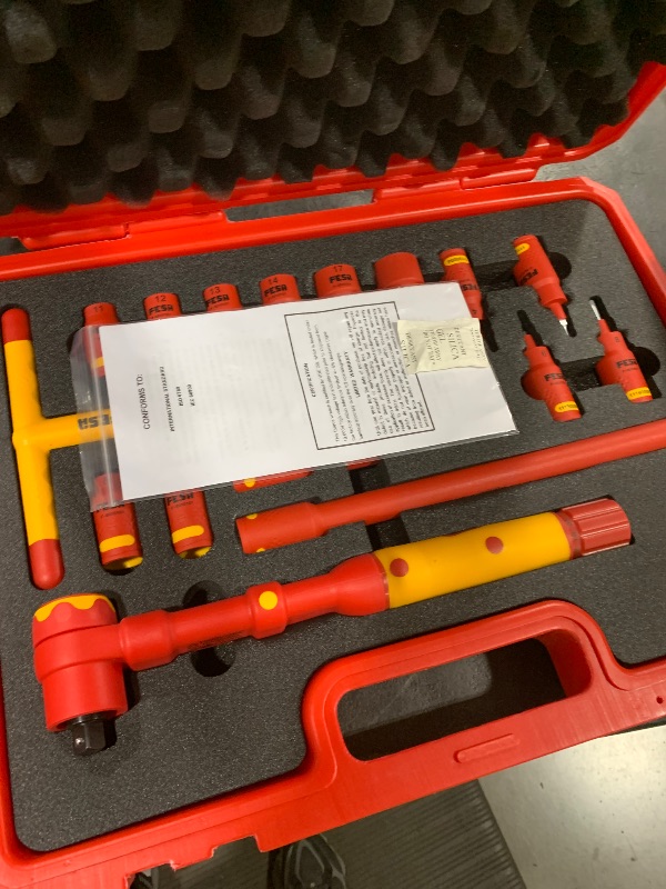 Photo 1 of FESA 3/8" Drive Insulated Torque Wrench Set