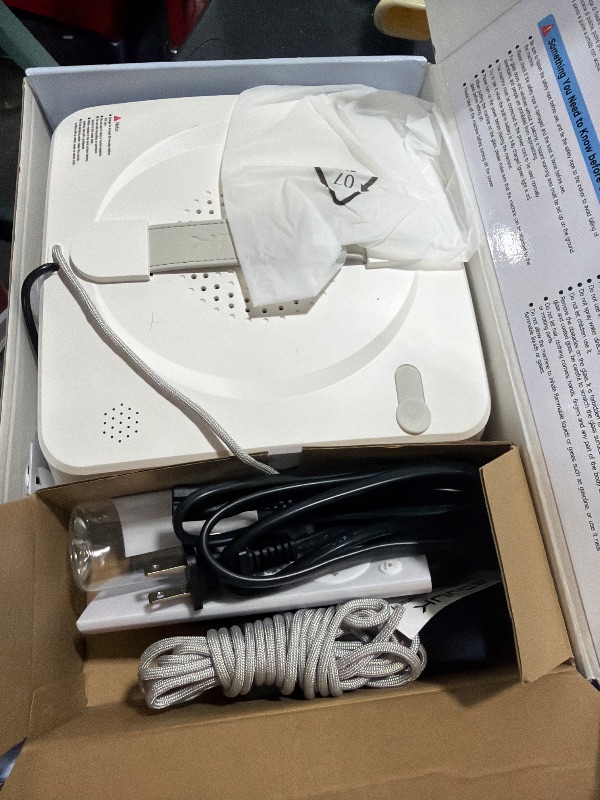 Photo 1 of BOJUK Window Cleaning Robot