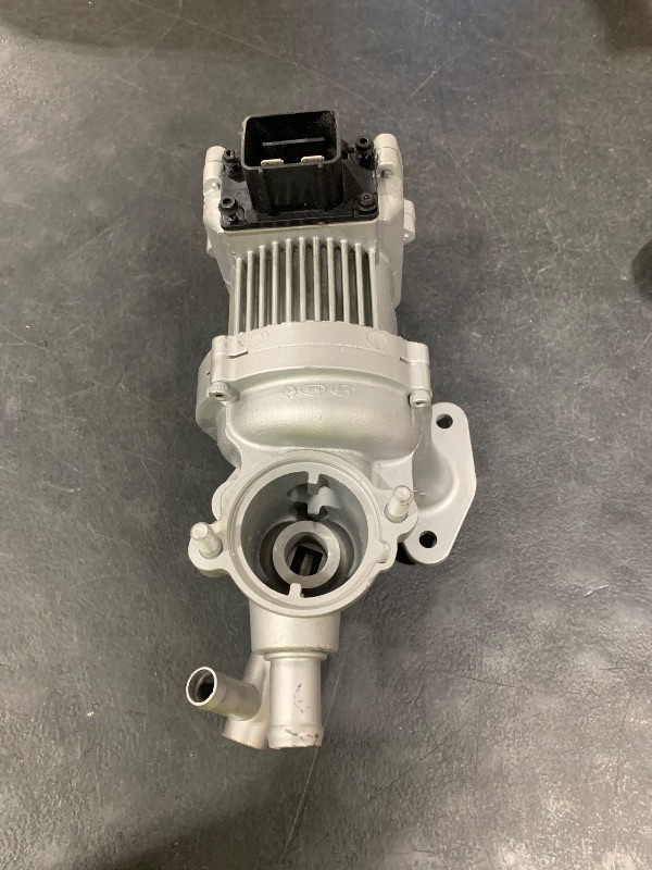 Photo 1 of YFANTPA Water Coolant Pump Assembly 25100-2E272