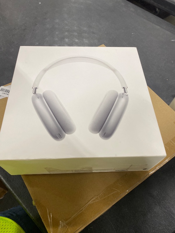 Photo 1 of Apple AirPods Max Over-Ear Headphones - Silver
