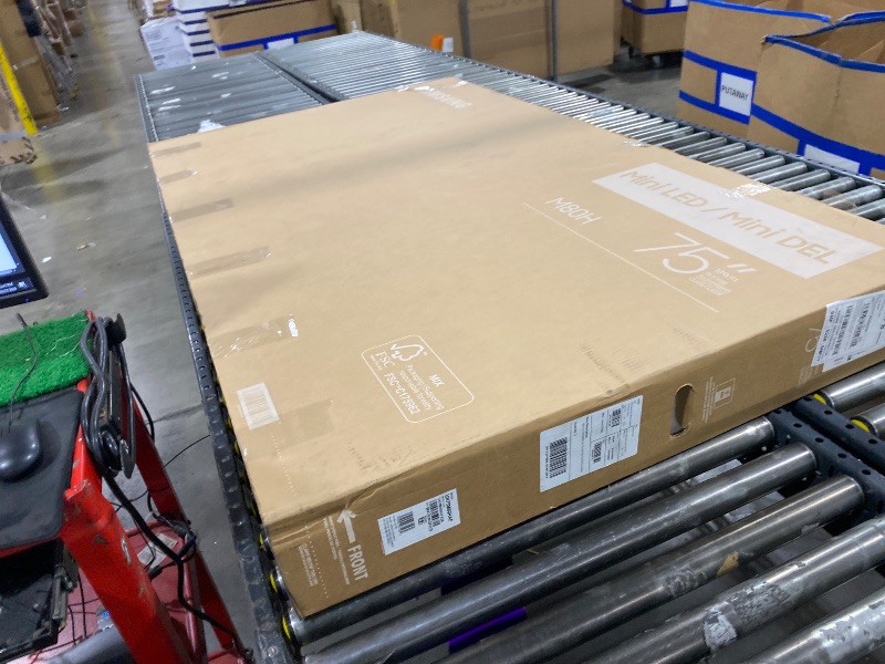 View 3 of Samsung 75-Inch QLED 4K Smart TV**BROKEN PARTS ONLY ***