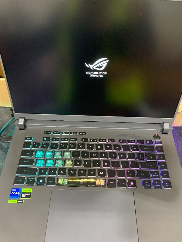 View 5 of ASUS ROG Strix G16 Gaming Laptop