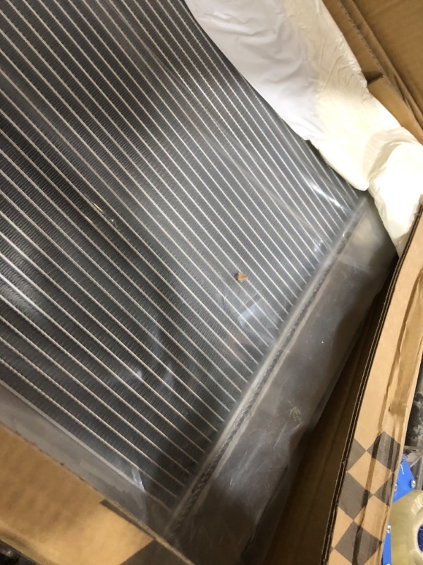View 4 of Pundimo Aluminum Radiator for 1967-1972 Chevy GMC C10 C20 C30 K10 K20 Pickup