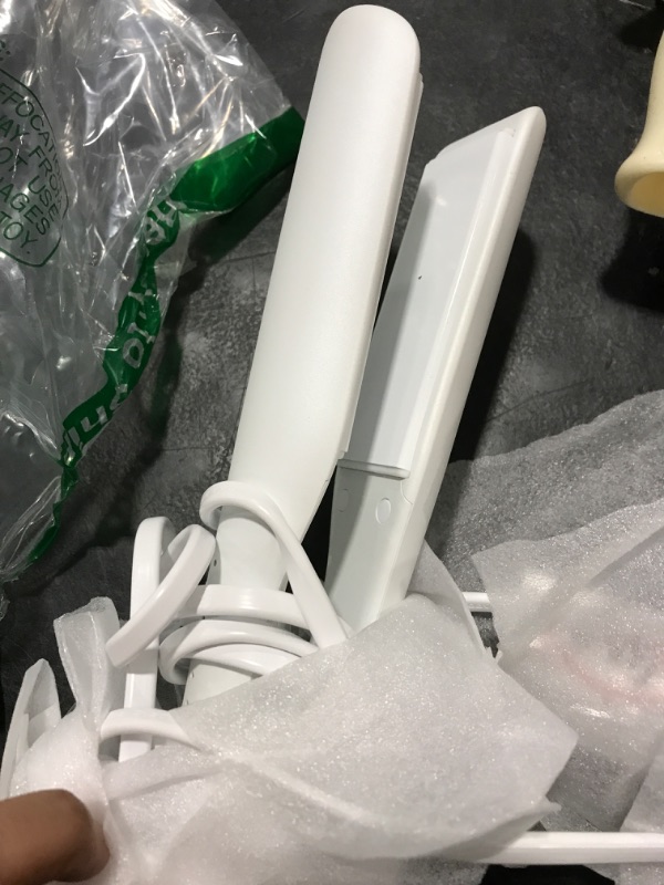 View 3 of T3 Lucea 1 1/2" Flat Iron