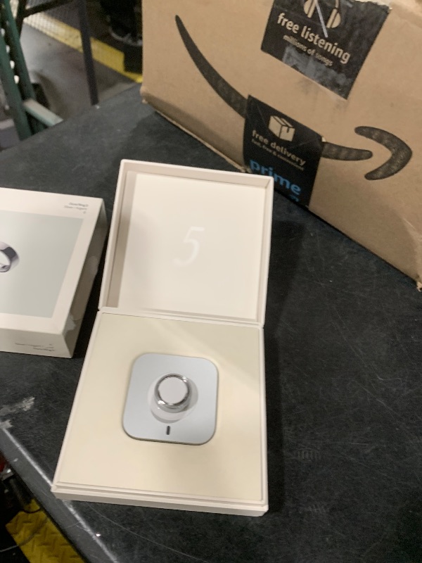 View 3 of Oura Ring 5 Smart Ring - Silver - Size 6