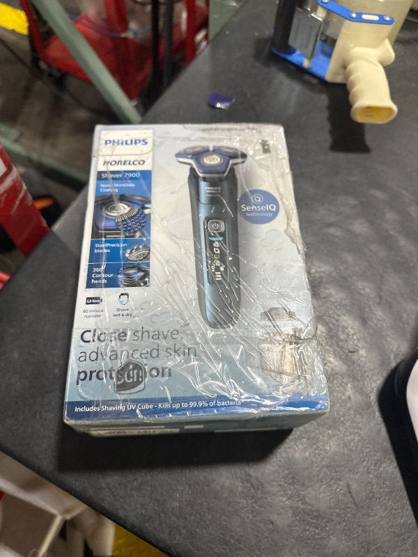 View 2 of Philips Norelco 7900 Shaver