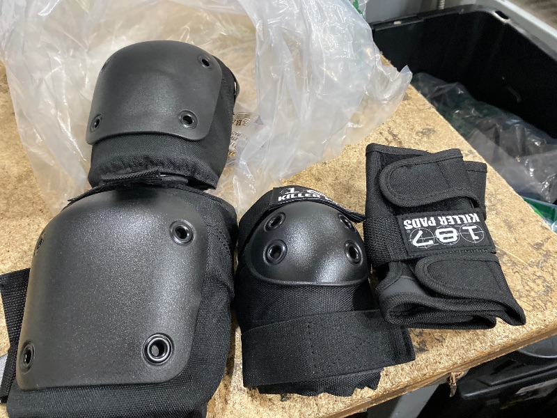 View 3 of 187 Killer Pads Six Pack Pad Set - Black