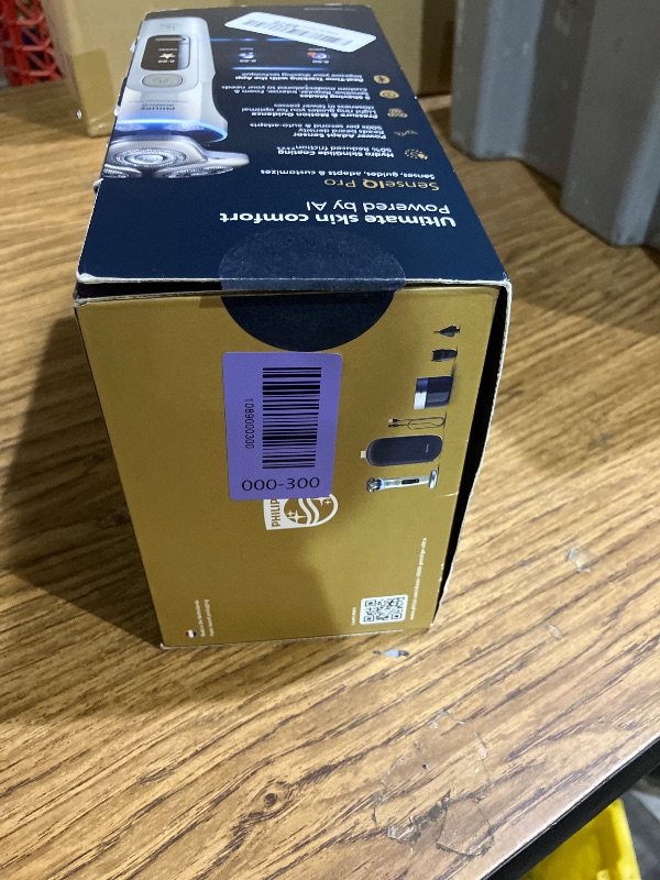 View 2 of Philips Norelco i9000 Prestige Ultra Shaver