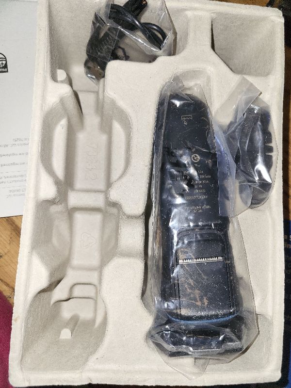 View 2 of [HEAVILY USED] Philips Norelco 5400 Electric Shaver
