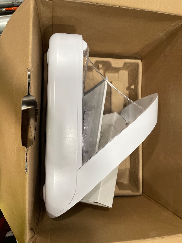 View 3 of *** is scratched**
SureFlap Microchip Pet Feeder