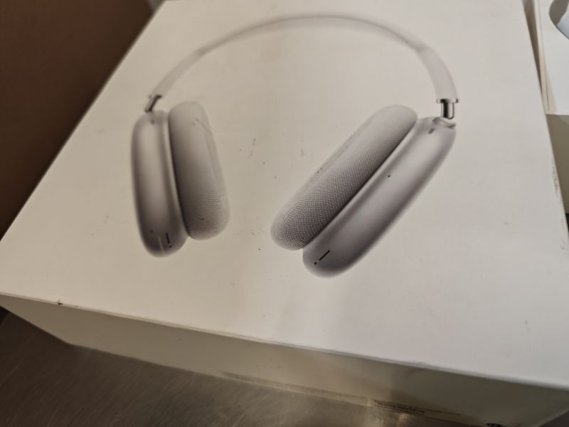 Photo 1 of Apple AirPods Max Wireless Over-Ear Headphones, Active Noise Cancelling, Transparency Mode, Personalized Spatial Audio, Dolby Atmos, Bluetooth Headphones for iPhone – Silver