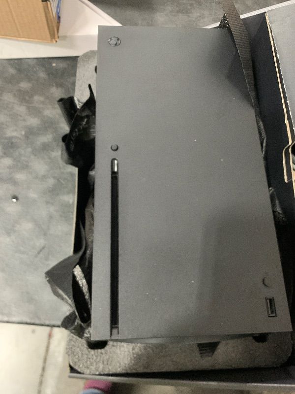 Photo 10 of Xbox Series X - Gaming Console - 1TB SSD - Includes Wireless Controller - 4K Gaming - 120FPS - Carbon Black