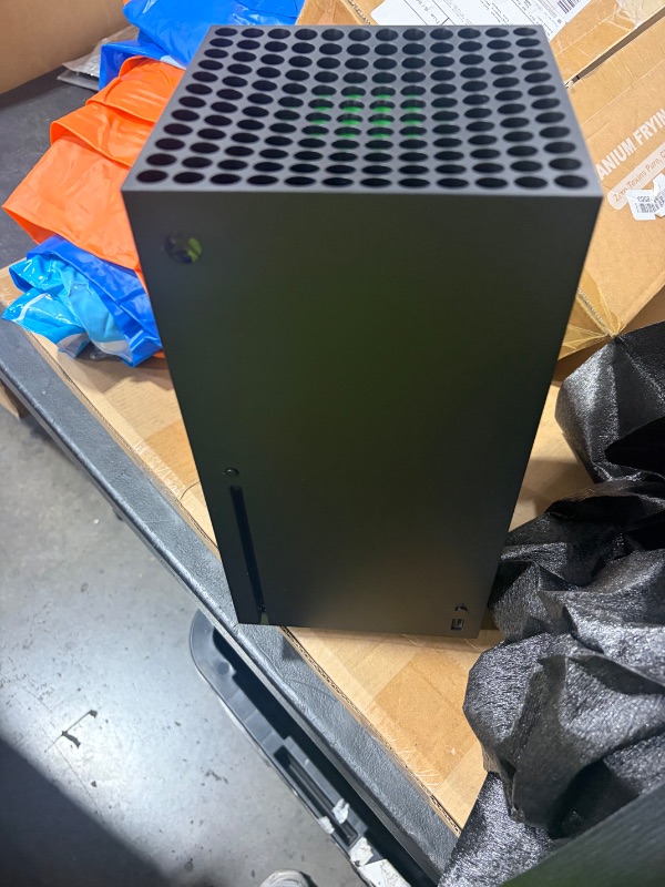 Photo 1 of Xbox Series X - Gaming Console - 1TB SSD - Includes Wireless Controller - 4K Gaming - 120FPS - Carbon Black