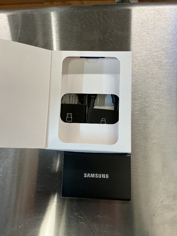 Photo 1 of Samsung T7 Portable SSD 4TB External Solid State Drive