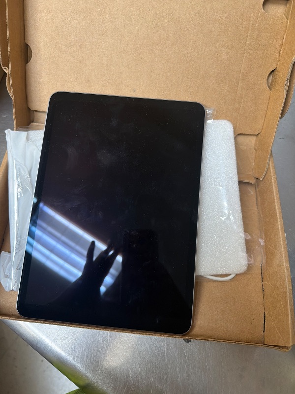 Photo 1 of Apple iPad Pro 11-inch (4th Gen) M2 Chip Tablet