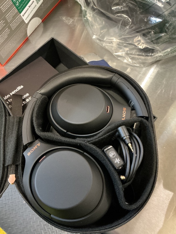 Photo 1 of Sony WH-1000XM4 Wireless Noise Cancelling Headphones
