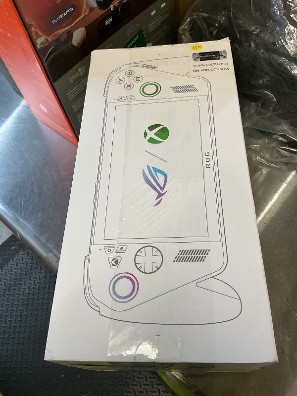 Photo 1 of ASUS ROG Xbox Ally Gaming Handheld
