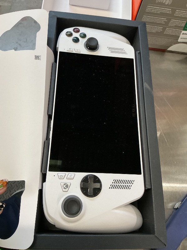 Photo 1 of ASUS ROG Xbox Ally Gaming Handheld