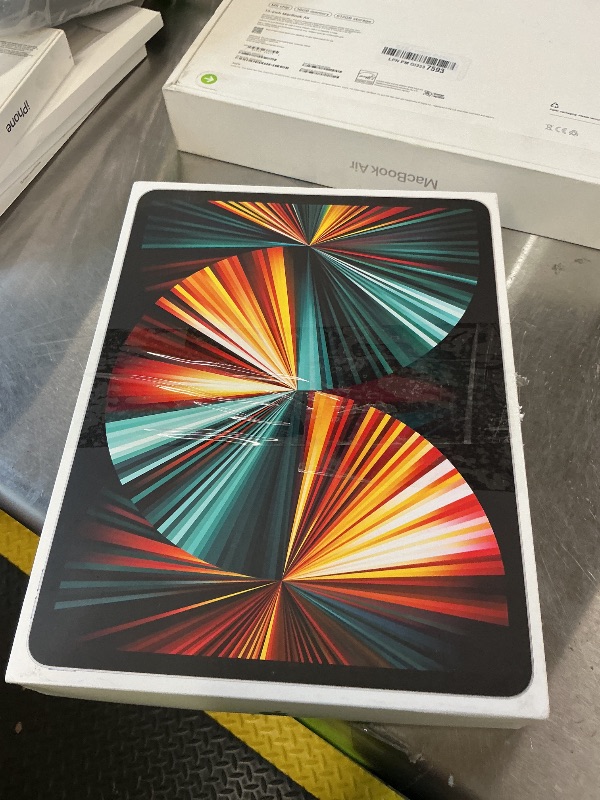 Photo 1 of Apple 12.9-inch iPad Pro Wi-Fi 256GB Silver