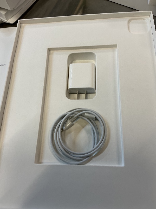 Photo 1 of Apple 12.9-inch iPad Pro Wi-Fi 256GB Silver