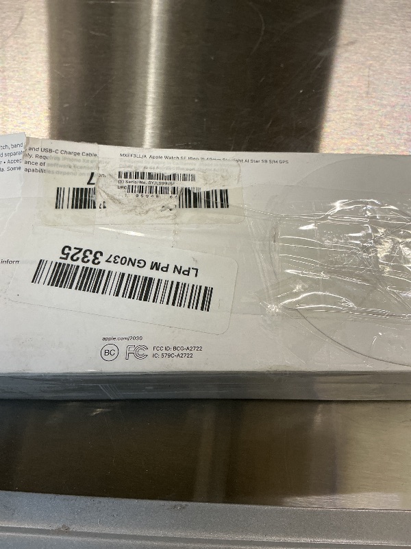 Photo 1 of Apple Watch SE (2nd Gen) GPS 40mm Smartwatch