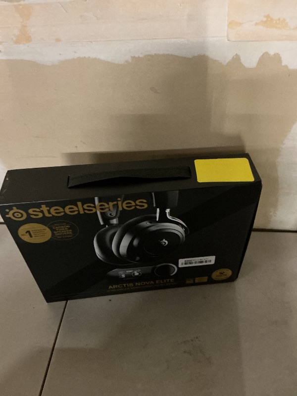 Photo 1 of SteelSeries Arctis Nova Elite Wireless Gaming Headset