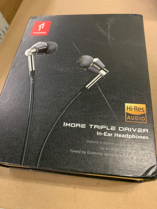 Photo 1 of 1MORE Triple Driver In-Ear Headphones (Silver)