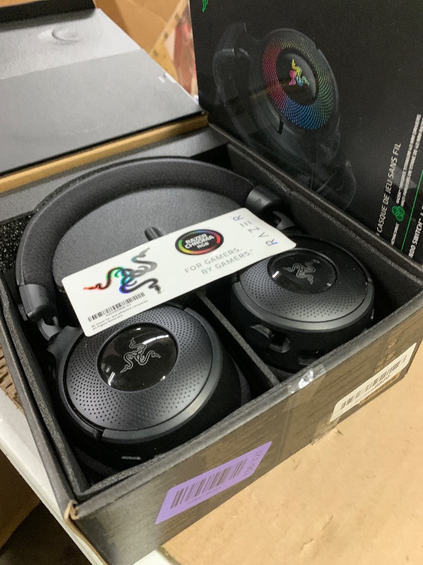 Photo 1 of Razer Kraken V4 Wireless Gaming Headset