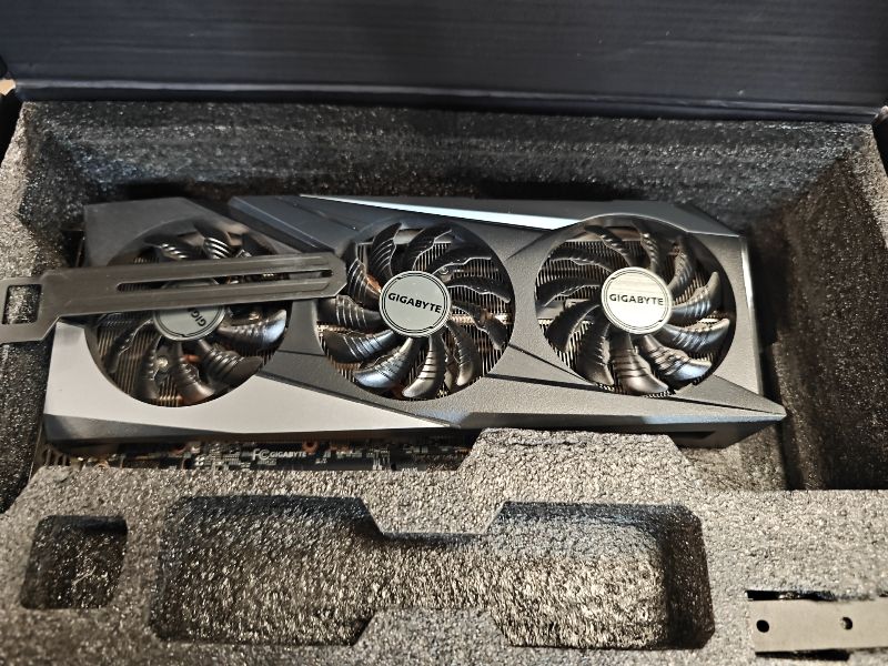 Photo 1 of GIGABYTE Radeon RX 7900 XTX Gaming OC Graphics Card