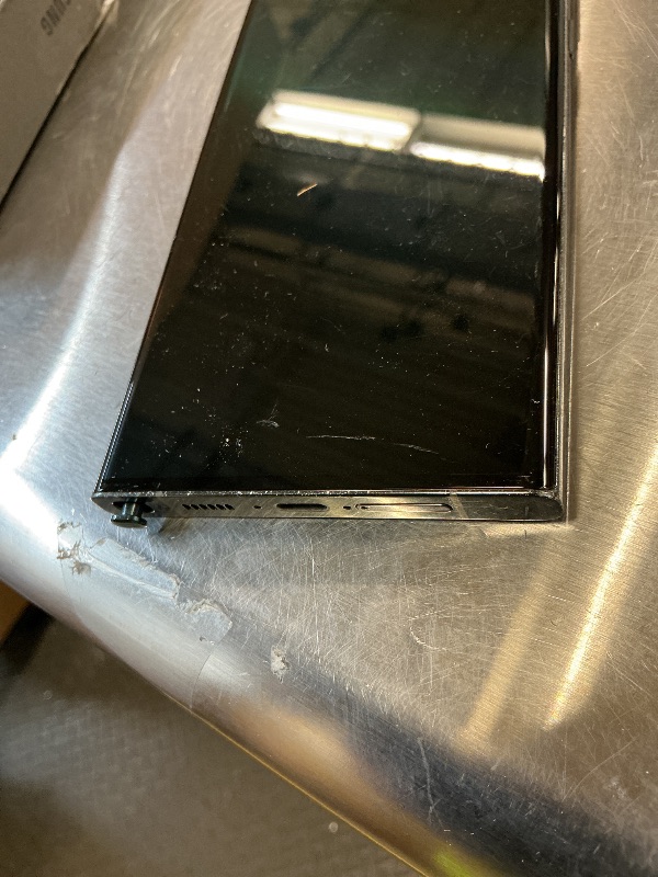 Photo 1 of Samsung Galaxy S26 Ultra 512GB Black—MINOR SCRATCH ON SCREEN