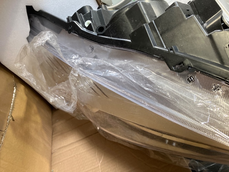 Photo 1 of Duolctrams Right Passenger Side Halogen Headlight for 2017-2019 Ford Escape