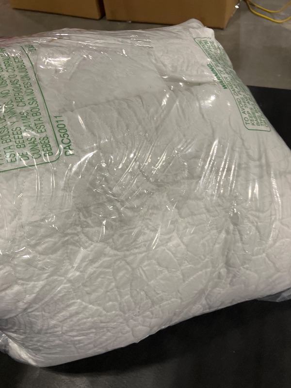 Photo 1 of HORIMOTE HOME King Size Crinkled Microfiber Quilt Set