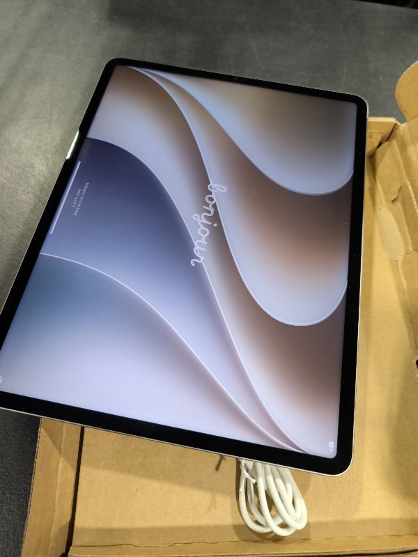 Photo 1 of Apple iPad Pro 12.9-inch M2 Chip Tablet