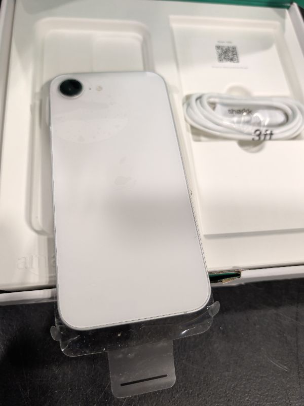 Photo 1 of Apple iPhone 16e 128GB White Unlocked