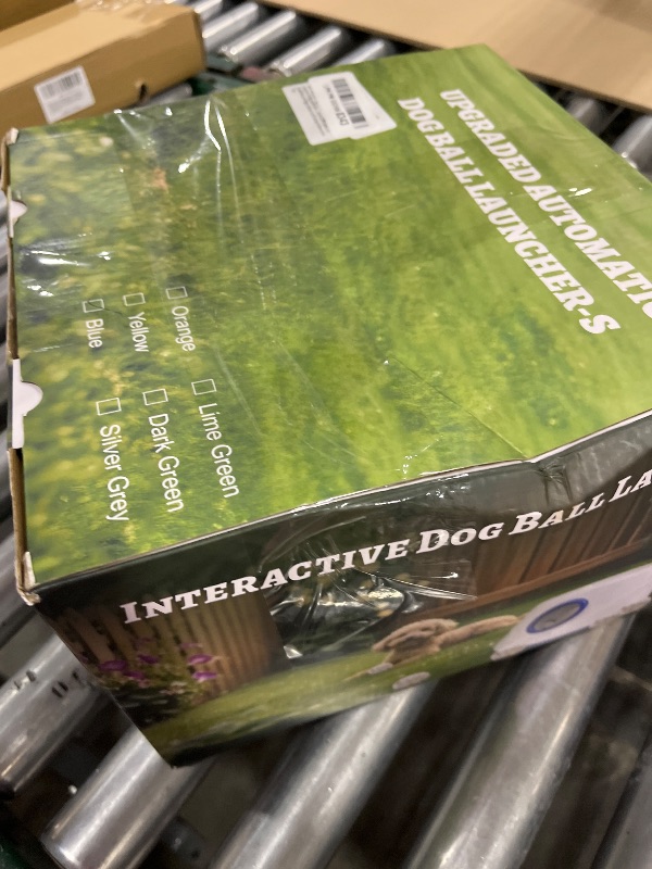 Photo 1 of DDQ Automatic Dog Ball Launcher with 6 2.3" ETPU Balls