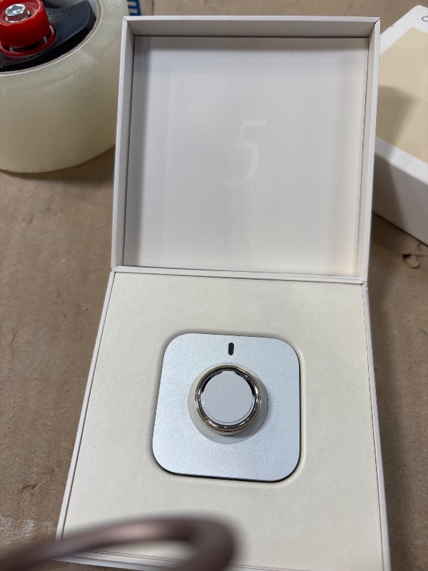 Photo 1 of Oura Ring 5 Smart Ring - Gold - Size 9