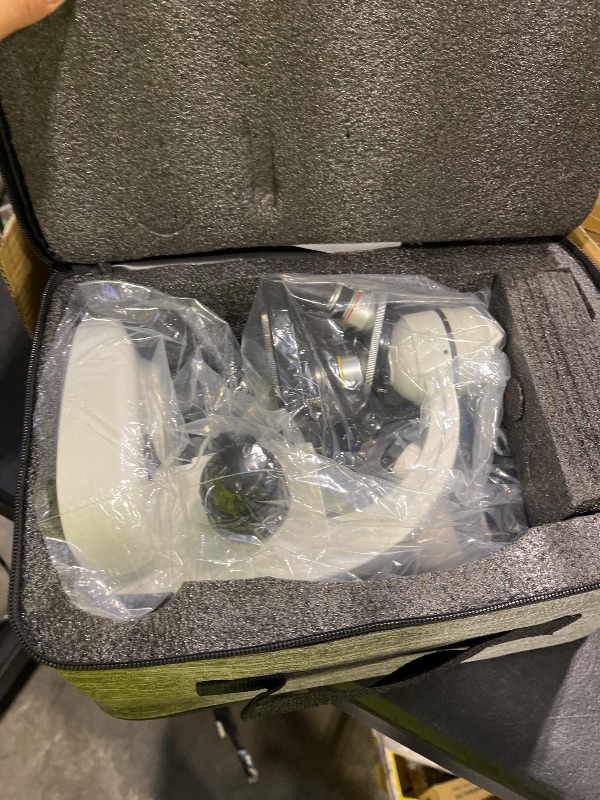 View 3 of Woehrsh Compound Microscope with 40X-2000X Magnification