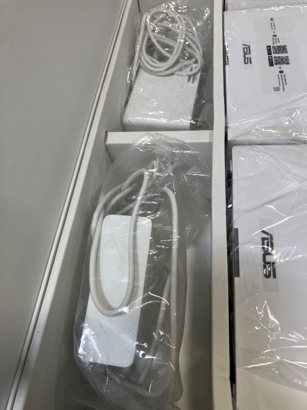 Photo 1 of ASUS ZenWiFi BQ16 Pro WiFi 7 Mesh System (2-Pack)