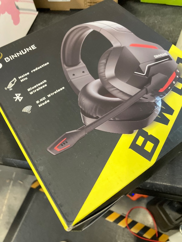 Photo 1 of BINNUNE Wireless Gaming Headset