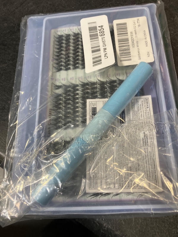 Photo 1 of Goddvenus Wispy Lash Clusters Kit - 300 Pcs DIY Eyelash Extensions