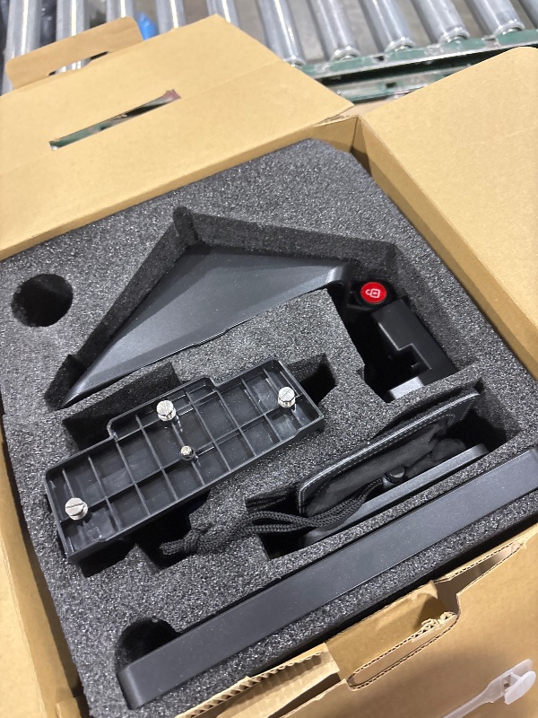 Photo 1 of NEEWER X11 Teleprompter 11" with Monitor, 2-in-1 Screen Mirroring