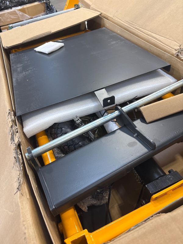 Photo 1 of MMS Hydraulic Material Lift Stacker