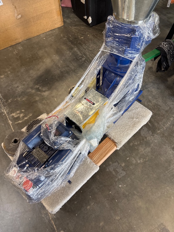 Photo 1 of 220V Pellet Grinder Machine 4 Head Rollers w/ 6 Grinding Discs