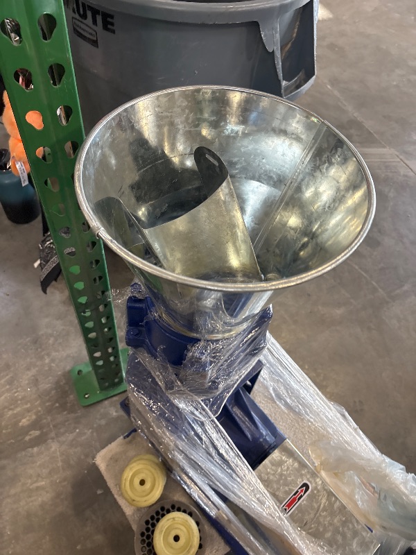 Photo 1 of 220V Pellet Grinder Machine 4 Head Rollers w/ 6 Grinding Discs